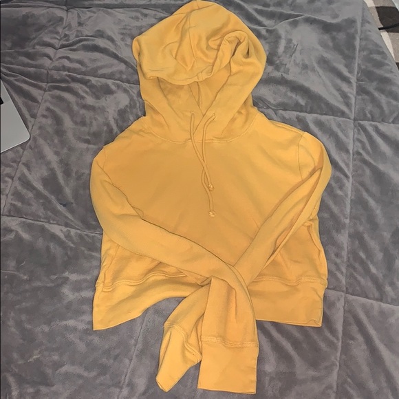 Crop aritzia hoodie - Picture 1 of 1